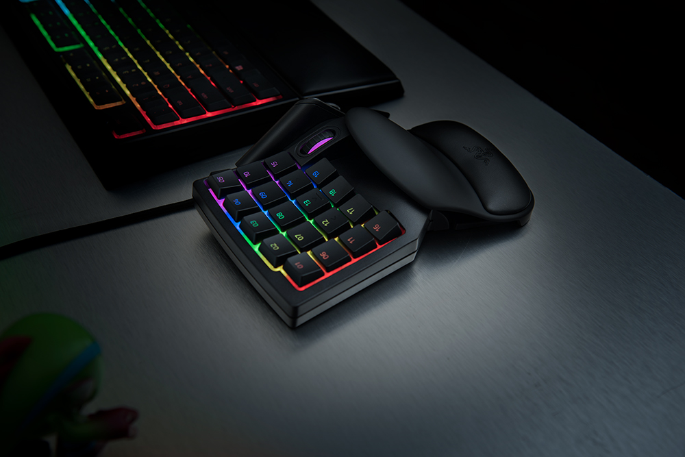 Razer Tartarus V2 Mecha-Membrane ゲーミングキーパッド