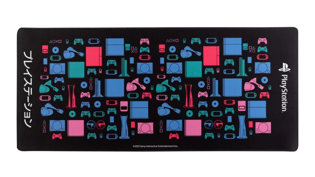 『デスクマット / PlayStation™』（横幅80cm×縦幅35cm）3,300円（税込）